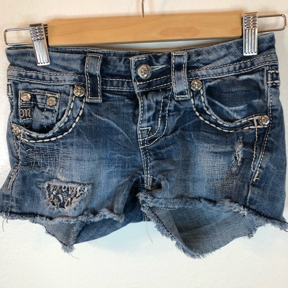 Miss Me Signature shorts size 24 medium wash